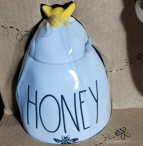 Rae Dunn Honey Pot & Teapot Set Queen bee ๐ - Picture 13 of 16